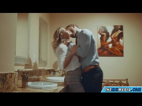❤️ Том биетэй шаргал үст таныг нийтийн бие засах газар уруу татах үед ❤️ Порно порно дээр mn.raceporn.ru ❌
